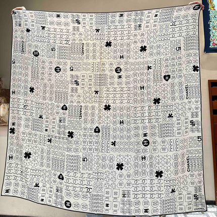 SQUARE SCARF 140 CM IN WHITE MONOGRAM SILK 403998