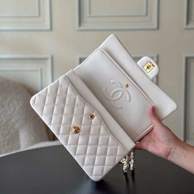CHANEL 25S CLASSIC FLAP BAG 25 CM IN WHITE LAMBSKIN WITH GOLD HARDWARE