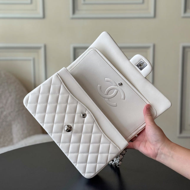 CHANEL 25S CLASSIC FLAP BAG 25 CM IN WHITE LAMBSKIN WITH SILVER HARDWARE