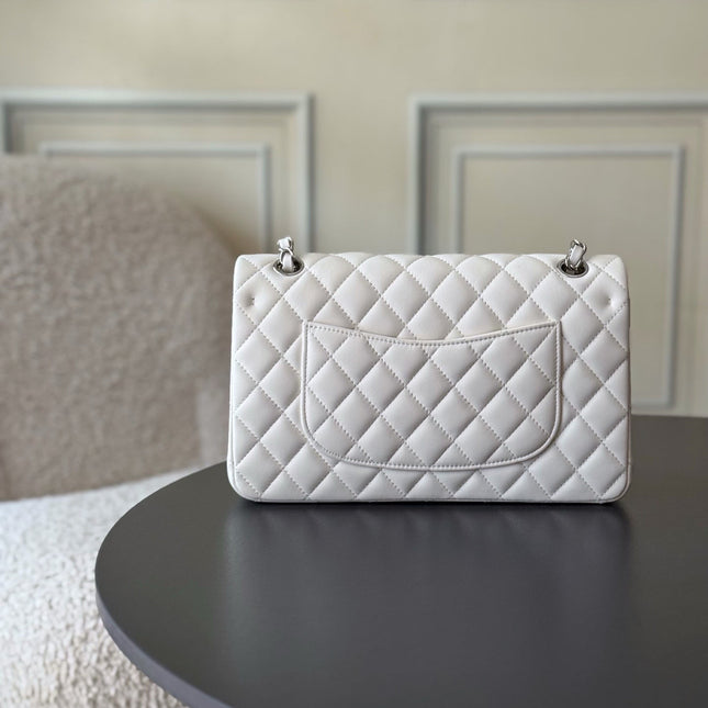 CHANEL 25S CLASSIC FLAP BAG 25 CM IN WHITE LAMBSKIN WITH SILVER HARDWARE