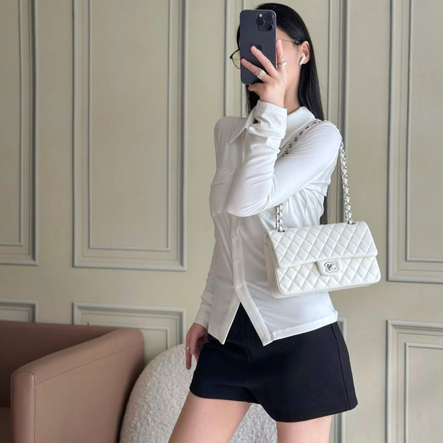 CHANEL 25S CLASSIC FLAP BAG 25 CM IN WHITE LAMBSKIN WITH SILVER HARDWARE