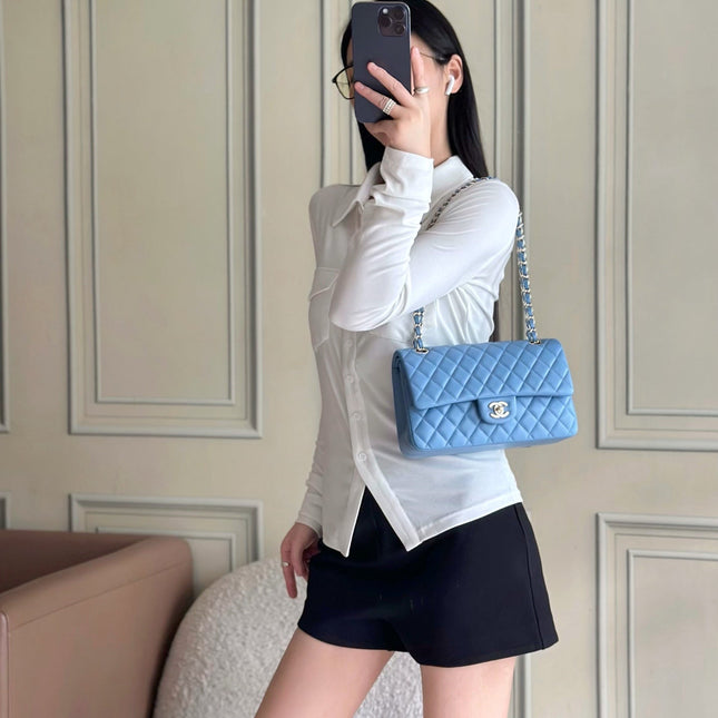 CHANEL 25S CLASSIC FLAP BAG 25 CM IN LIGHT BLUE LAMBSKIN WITH GOLD HARDWARE