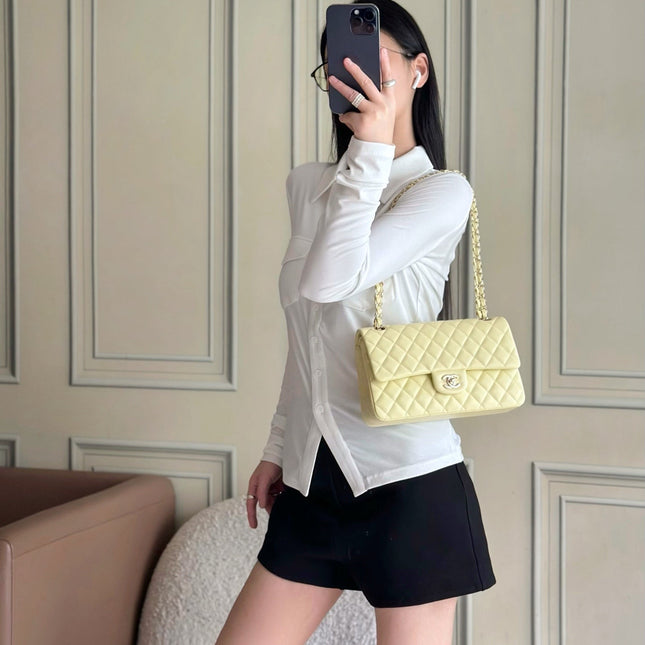 CHANEL 25S CLASSIC FLAP BAG 25 CM IN PALE BEIGE YELLOW LAMBSKIN WITH GOLD HARDWARE