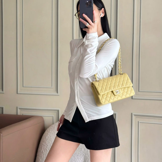 CHANEL 25S CLASSIC FLAP BAG 25 CM IN LIGHT YELLOW LAMBSKIN WITH GOLD HARDWARE