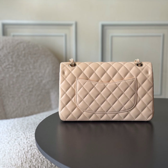 CHANEL 25S CLASSIC FLAP BAG 25 CM IN LIGHT BEIGE LAMBSKIN WITH GOLD HARDWARE
