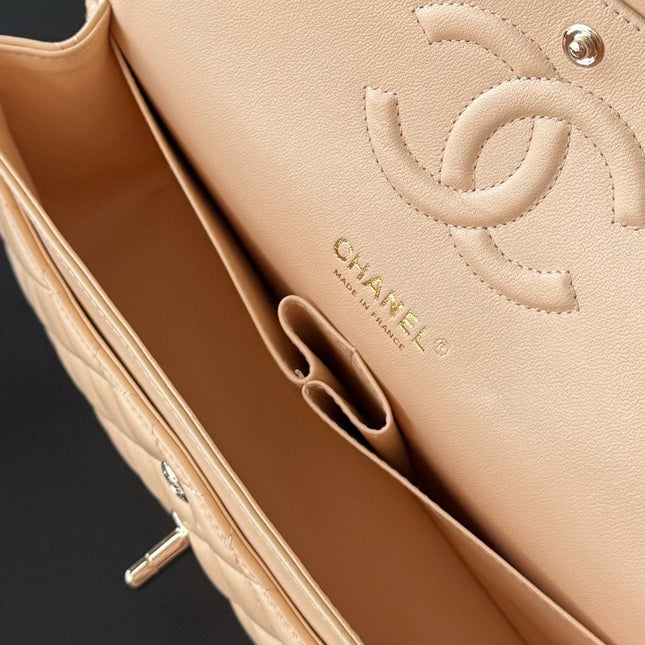 CHANEL 25S CLASSIC FLAP BAG 25 CM IN LIGHT BEIGE LAMBSKIN WITH GOLD HARDWARE
