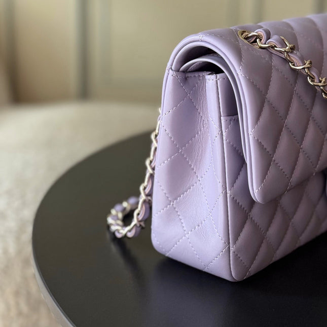 CHANEL 25S CLASSIC FLAP BAG 25 CM IN LIGHT PURPLE LAMBSKIN WITH GOLD HARDWARE