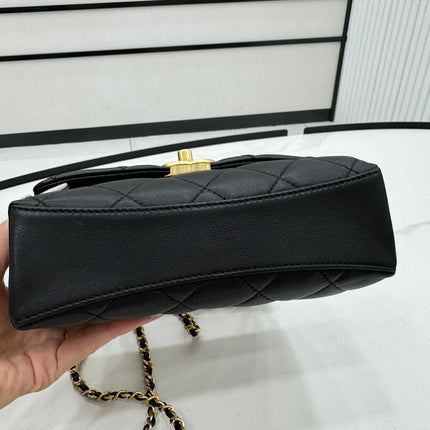 CHANEL 25S FLAP BAG 19 CM IN BLACK LAMBSKIN WITH PEARL TOP HANDLE