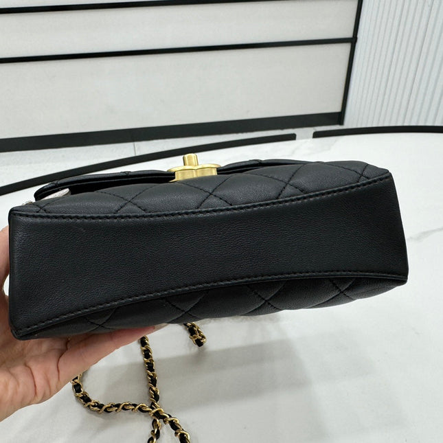 CHANEL 25S FLAP BAG 19 CM IN BLACK LAMBSKIN WITH PEARL TOP HANDLE
