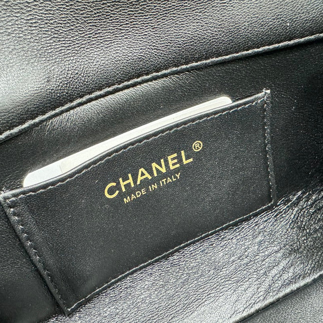CHANEL 25S FLAP BAG 19 CM IN BLACK LAMBSKIN WITH PEARL TOP HANDLE