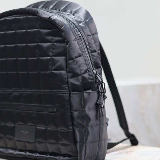 BACKPACK 37 IN BLACK PLAID NYLON