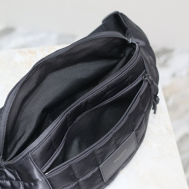 CROSSBODY BAG 24 IN BLACK PLAID NYLON
