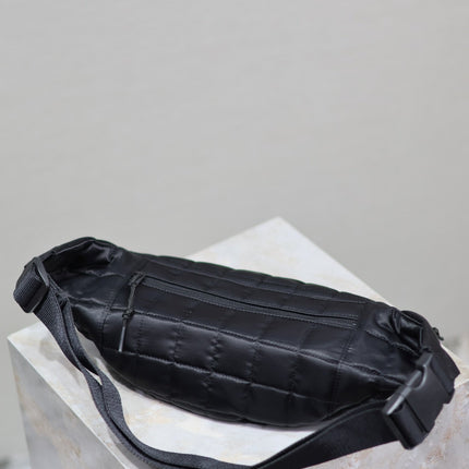 CROSSBODY BAG 24 IN BLACK PLAID NYLON