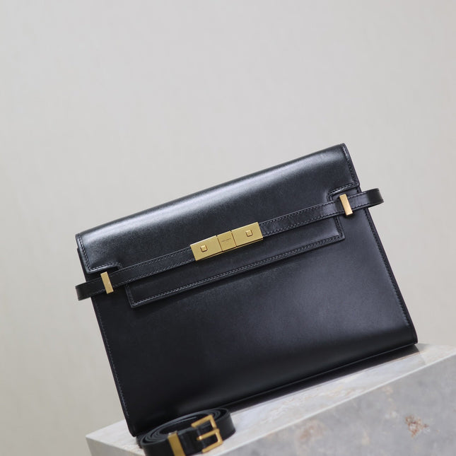 MANHATTAN MEDIUM 29 IN BLACK SMOOTH CALFSKIN GOLD BUCKLE