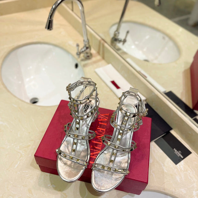 ROCKSTUD SANDAL WITH STRAP IN SILVER CALFSKIN 60 MM