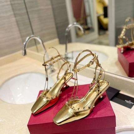 ROCKSTUD SLINGBACK IN GOLD CALFSKIN 50MM