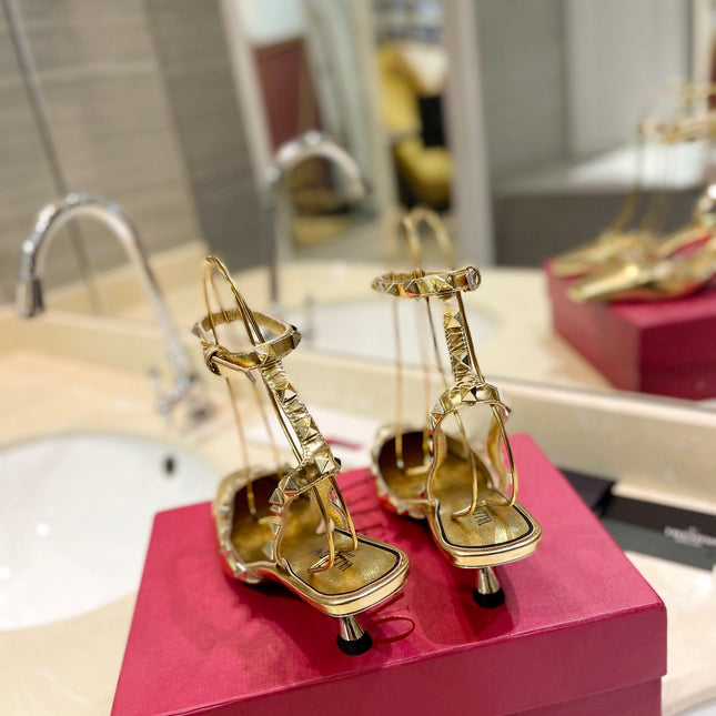 ROCKSTUD SLINGBACK IN GOLD CALFSKIN 50MM
