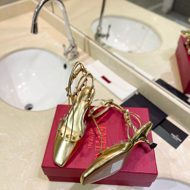ROCKSTUD SLINGBACK IN GOLD CALFSKIN 50MM