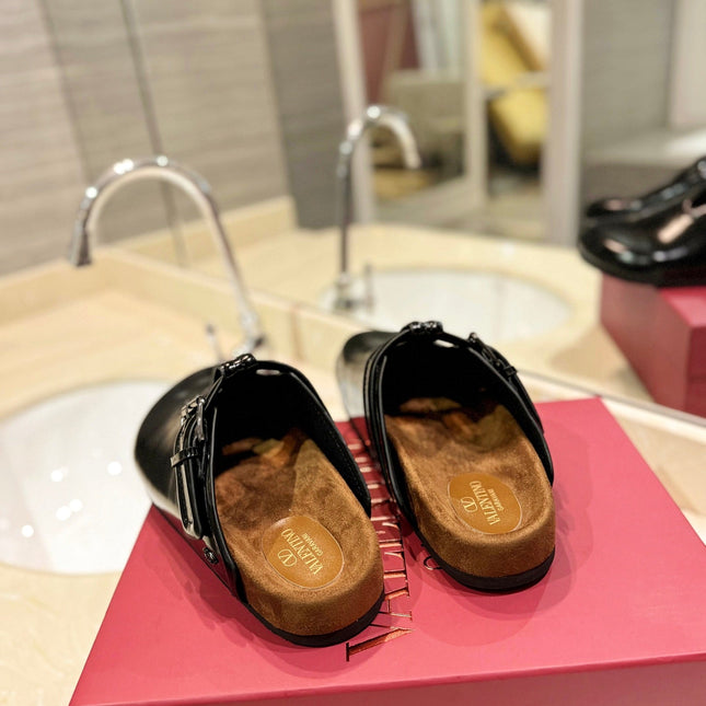 FUSSFRIEND BLACK PATENT CALFSKIN LEATHER SABOT