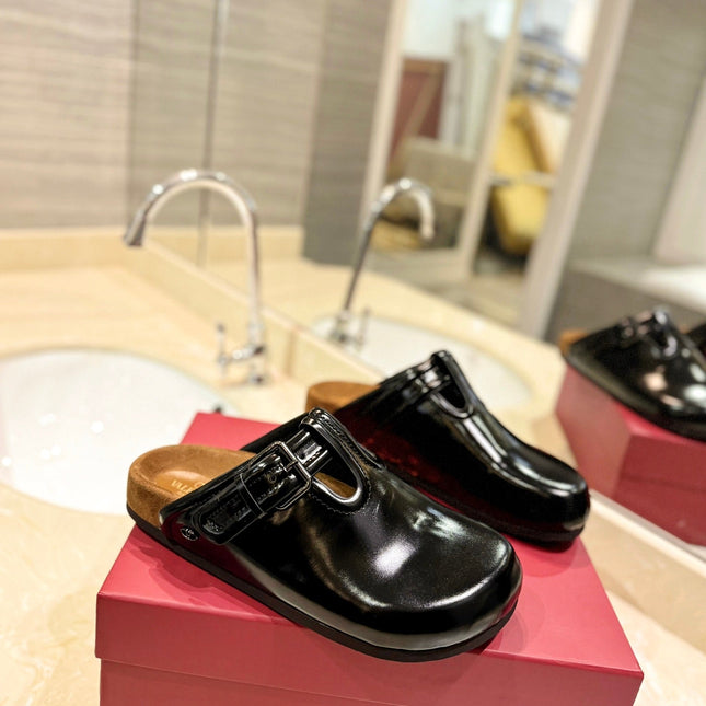 FUSSFRIEND BLACK PATENT CALFSKIN LEATHER SABOT