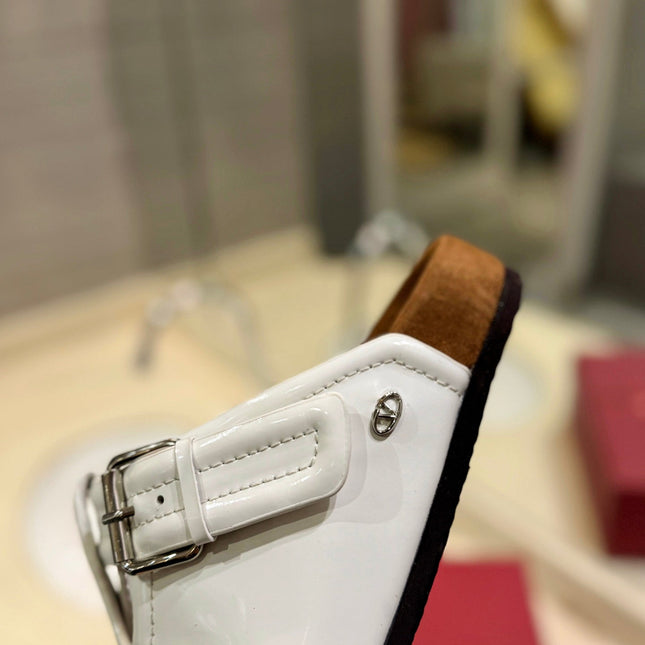 FUSSFRIEND WHITE PATENT CALFSKIN LEATHER SABOT