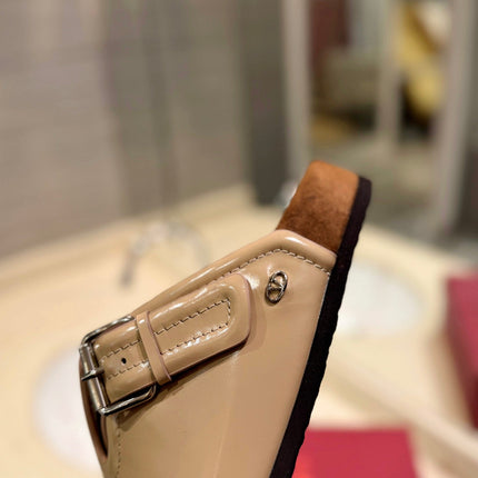 FUSSFRIEND CAMEL BROWN PATENT CALFSKIN LEATHER SABOT