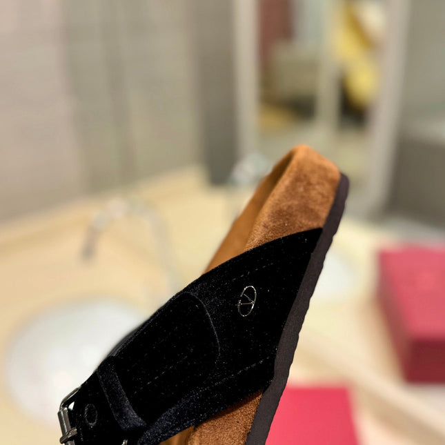FUSSFRIEND BLACK SILK VELVET SLIDE SANDALS