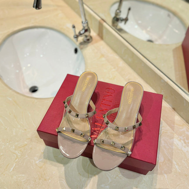 ROCKSTUD MULE SANDALS IN LIGHT PINK CALFSKIN AND TRANSPARENT PVC FILM