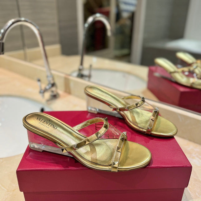 ROCKSTUD MULE SANDALS IN GOLD CALFSKIN AND TRANSPARENT PVC FILM