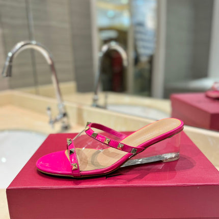 ROCKSTUD MULE SANDALS IN BRIGHT PINK CALFSKIN AND TRANSPARENT PVC FILM