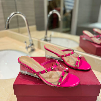 ROCKSTUD MULE SANDALS IN BRIGHT PINK CALFSKIN AND TRANSPARENT PVC FILM
