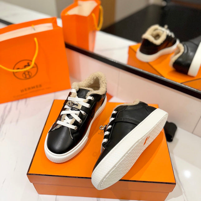 DAY SNEAKER IN BLACK CALFSKIN AND FLEECE LINING