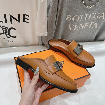 IOTA MULE CARAMEL CALFSKIN