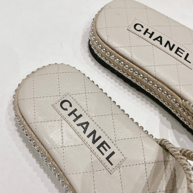 WOVEN STRAP SLIPPERS IN WHITE LAMBSKIN