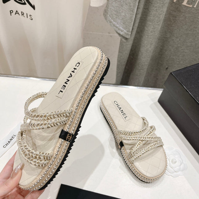 WOVEN STRAP SLIPPERS IN WHITE LAMBSKIN