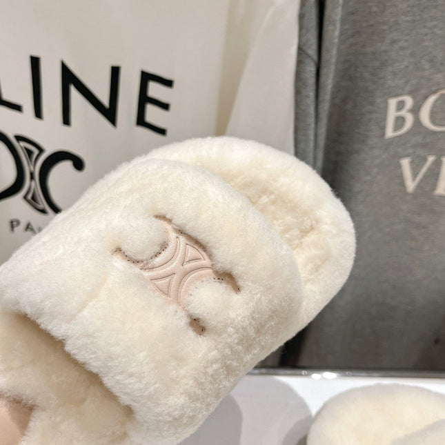 THICK-SOLED SLIPPER IN WHITE LAMB FUR