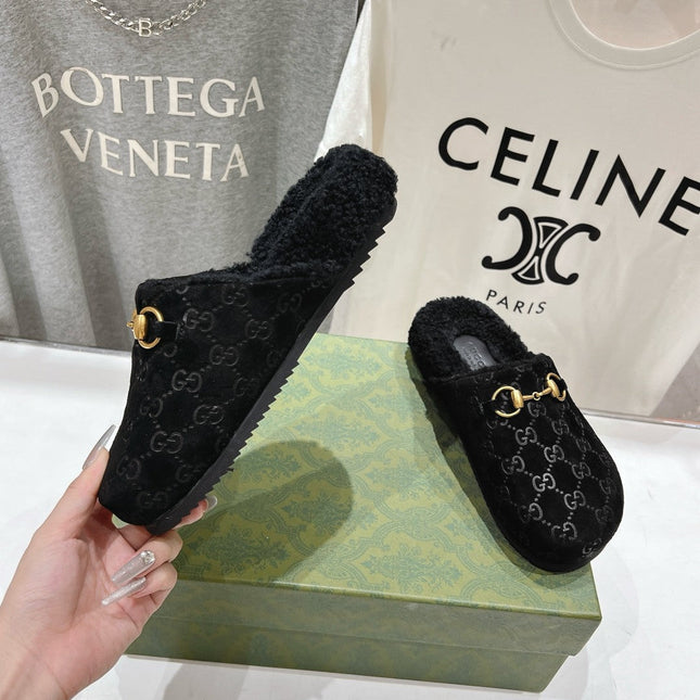 HORSEBIT MULE IN BLACK EMBOSSED SUEDE AND FLEECE LINING