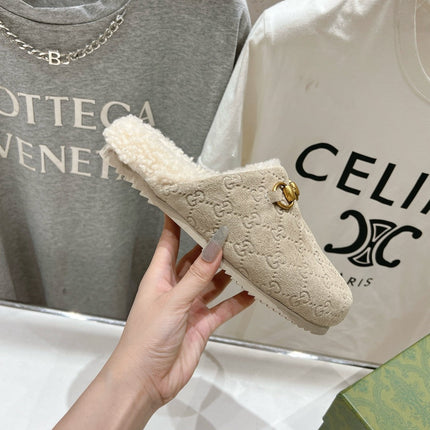 HORSEBIT MULE IN BEIGE EMBOSSED SUEDE AND FLEECE LINING