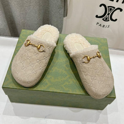 HORSEBIT MULE IN BEIGE EMBOSSED SUEDE AND FLEECE LINING