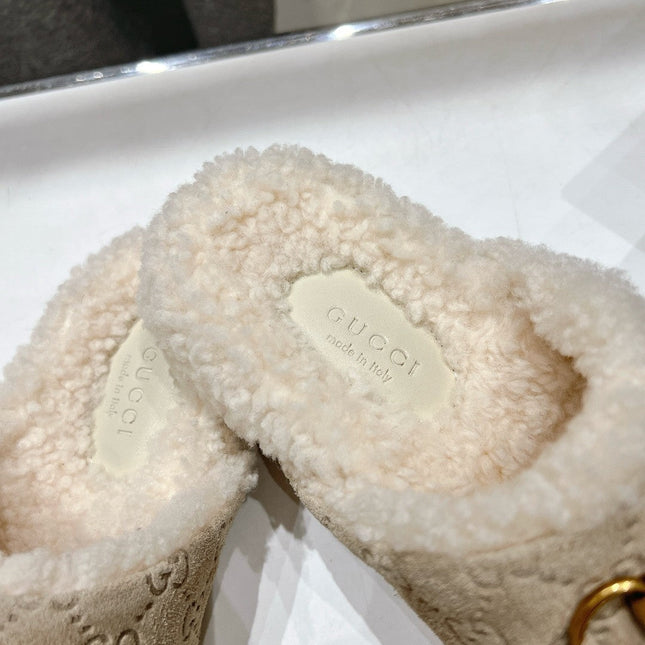 HORSEBIT MULE IN BEIGE EMBOSSED SUEDE AND FLEECE LINING