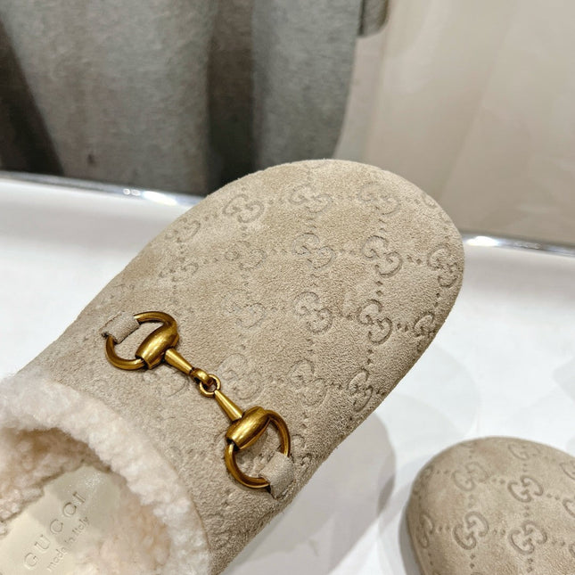 HORSEBIT MULE IN BEIGE EMBOSSED SUEDE AND FLEECE LINING