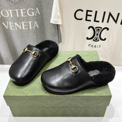 HORSEBIT MULE IN BLACK CALFSKIN AND FLEECE LINING