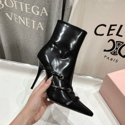 HIGH HEEL POINTED-TOE BOOTS IN BLACK SHINY LAMBSKIN