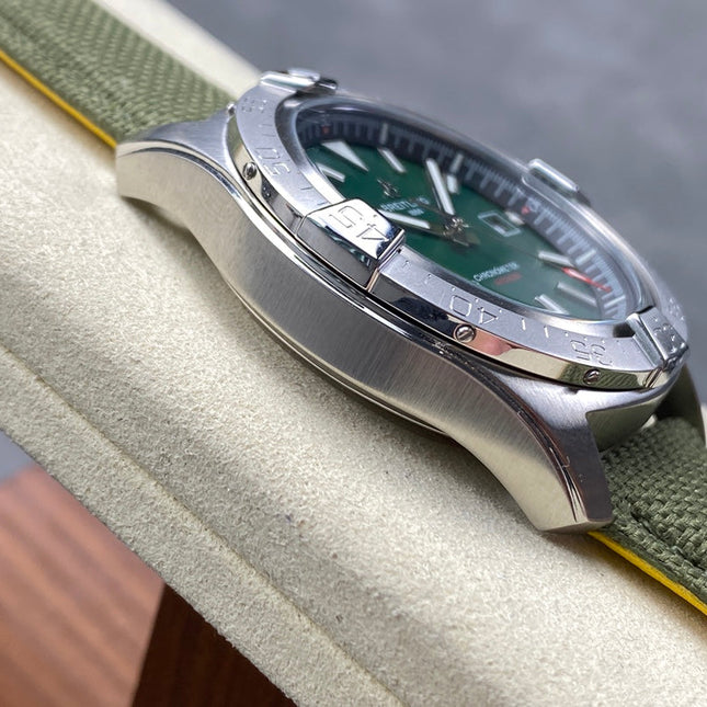 AVENGER AUTOMATIC 42 STEEL CASE GREEN NYLON STRAP