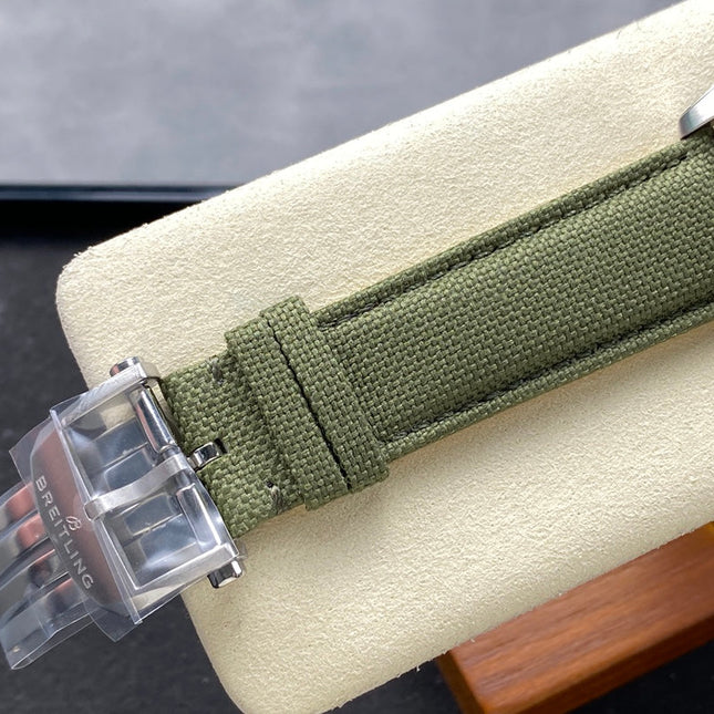 AVENGER AUTOMATIC 42 STEEL CASE GREEN NYLON STRAP