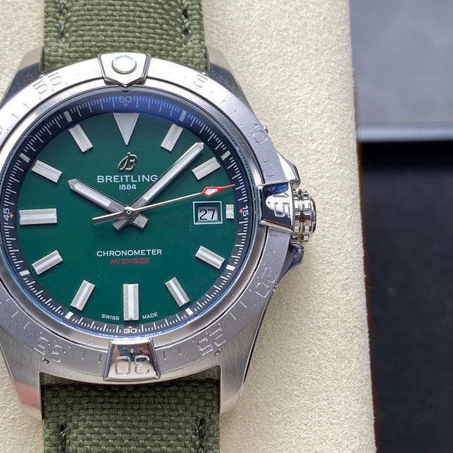 AVENGER AUTOMATIC 42 STEEL CASE GREEN NYLON STRAP
