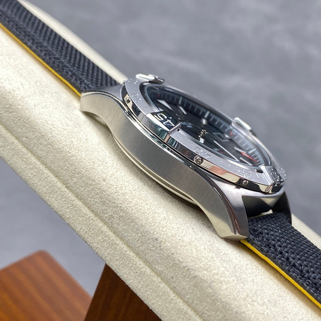 AVENGER AUTOMATIC 42 STEEL CASE BLACK NYLON STRAP