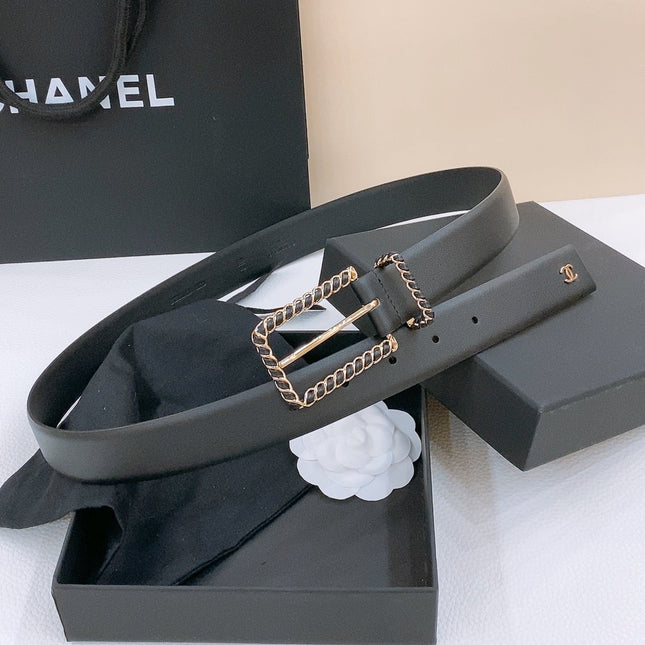 BELT 30MM IN BLACK CALFSKIN WITH INTERWOVEN GOLD CHAIN BUCKLE