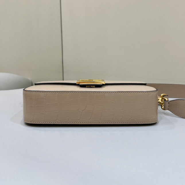 FENDI BAGUETTE 27 BAG IN SAND BEIGE CALFSKIN WITH GOLD HARDWARE