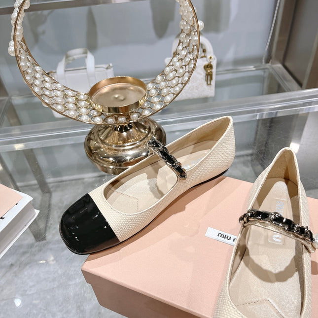 MARY JANE SANDAL CAP TOE BRIGHT CREAM SHEEPSKIN